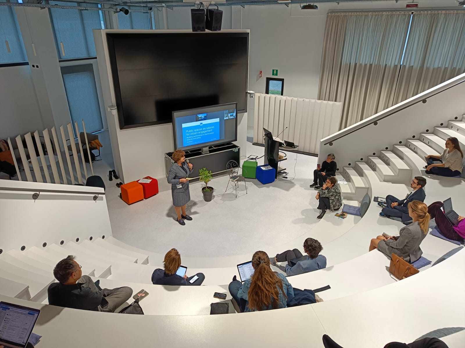 Snapshot of the workshop, with participants seated in the amphitheatre hosted in the collaborative space at JRC Ispra. © European Union