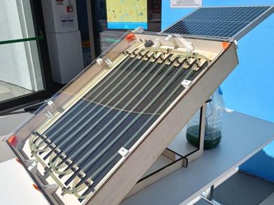 Solar bio reactor made with wooden panels and pexiglass